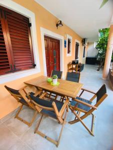 Patio alebo iná vonkajšia časť ubytovania Dalomar Apartment