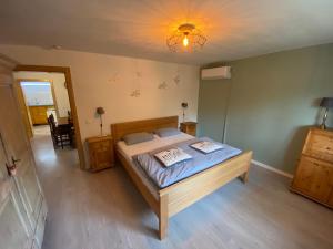 Ένα ή περισσότερα κρεβάτια σε δωμάτιο στο River Una apartment In Awesome Wonder - terrace with riverview