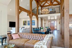 Χώρος καθιστικού στο Nordic Lodge - Meredith Lodging