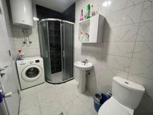 Ένα μπάνιο στο Ardi Apartments
