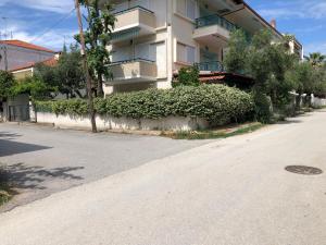 The surrounding neighborhood or a neighborhood close to the holiday home