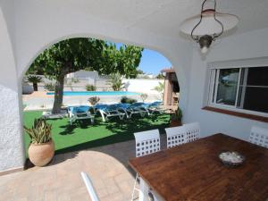 Bazén v ubytování Casa cerca del mar con piscina privada, wifi, aire opcional, mascotas bienvenidas, playa para perros - ES-184-26 nebo v jeho okolí