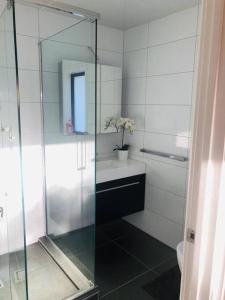 Ένα μπάνιο στο “Henderson Dream Guest House” +8 φωτογραφίες