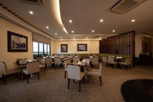 Restaurace v ubytování Hotel Majestic Saigon
