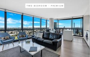 Area soggiorno di Melbourne Lifestyle Apartments - Best Views on Collins