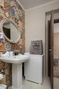 Kúpeľňa v ubytovaní Orelia Cretan Deluxe Apartments
