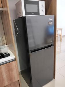 Dapur atau dapur kecil di 021 Palazio Apartment Japanese style Studio Mount Austin Wifi & Netflix