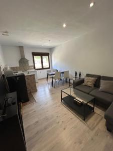 A seating area at Apartamento Almanzor