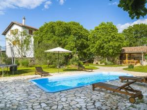 Bazén v ubytování Daja Adriatic Luxury Villas nebo v jeho okolí