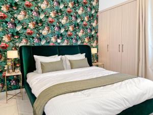 Imagen de la galería de The Encino - luxury seaside suite, en Lárnaca