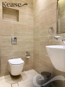 Kease Mughrizat C-12 Royal touch AZ56 tesisinde bir banyo