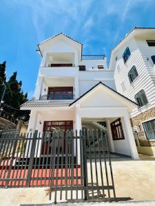 Balkón nebo terasa v ubytování NHỚ House V
