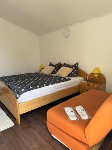 Postel nebo postele na pokoji v ubytování TRIBUNJ PRIVATE HOUSE