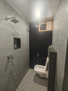 The Klift في فيلوري: حمام مع مرحاض ومغسلة ودش