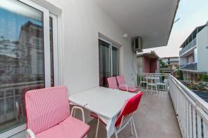 Balkón nebo terasa v ubytování Apartments by the sea Podaca, Makarska - 4734