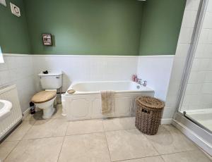 Phòng tắm tại Tingle's End - Sandringham - Crabpot Cottages