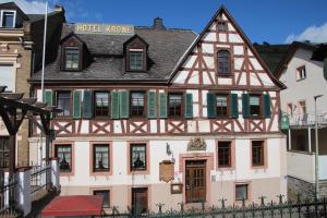 stary dom z murem pruskim w obiekcie Hotel Zur Krone w mieście Lorch