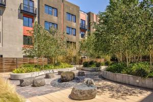 Κήπος έξω από το Santana Row 1BR w Gym Pool 10 mins to Target SFO-844