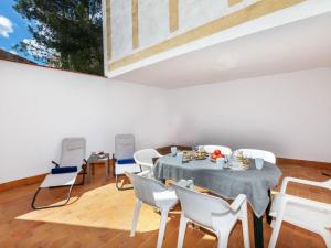 Posedenie v ubytovaní Holiday Home Delta 1 by Interhome