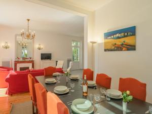Μια τηλεόραση ή/και κέντρο ψυχαγωγίας στο Holiday Home Jeanne d'Arc-1 by Interhome +27 φωτογραφίες