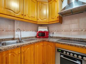 Kuchnia lub aneks kuchenny w obiekcie Apartment Edificio Las Americas by Interhome