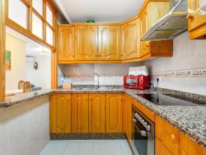 Kuchnia lub aneks kuchenny w obiekcie Apartment Edificio Las Americas by Interhome