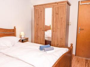 Postel nebo postele na pokoji v ubytování Holiday Home Kajüte by Interhome
