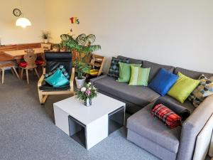 Posezení v ubytování Apartment Apt B 086 by Interhome