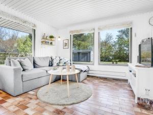 Posezení v ubytování Holiday Home Lars - 250m from the sea by Interhome