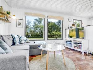 Posezení v ubytování Holiday Home Lars - 250m from the sea by Interhome + 16 fotografií