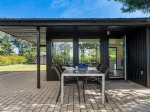 Zahrada ubytování Holiday Home Lars - 250m from the sea by Interhome