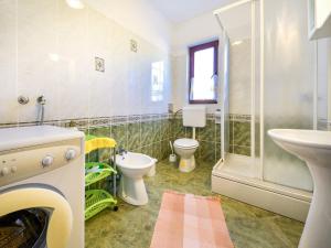 Kúpeľňa v ubytovaní Apartment Beba-1 by Interhome