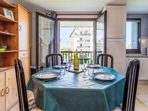 Zdjęcie z galerii obiektu Apartment Fleur Marine-32 by Interhome w mieście Cabourg