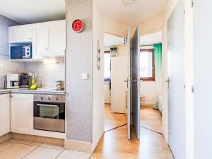 Zdjęcie z galerii obiektu Apartment Fleur Marine-32 by Interhome w mieście Cabourg +15 zdjęć