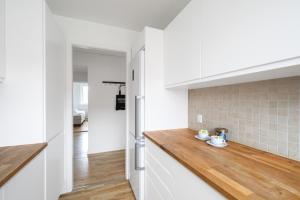 Dapur atau dapur kecil di 2-BR apartment with a balcony in Frederiksberg - 203