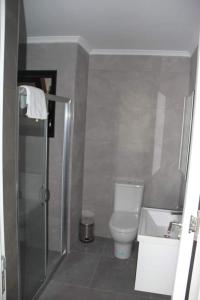 Ванная комната в Okman Homes +37 фотографий