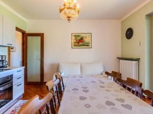 Η κουζίνα ή μικρή κουζίνα στο Holiday Home Cardana by Interhome