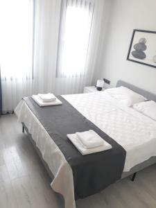 Postel nebo postele na pokoji v ubytování Cicek Apart Hotel