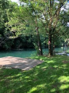 Vườn quanh Gîte “Les reflets de la Charente”