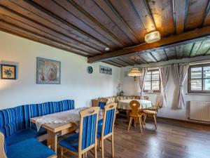 Posedenie v ubytovaní Holiday Home Kollerhof by Interhome