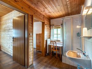 Kuchyňa alebo kuchynka v ubytovaní Holiday Home Kollerhof by Interhome