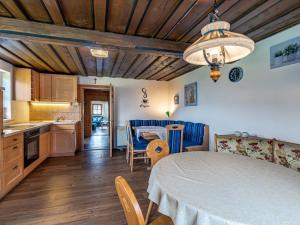 Kuchyňa alebo kuchynka v ubytovaní Holiday Home Kollerhof by Interhome