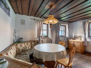 Posedenie v ubytovaní Holiday Home Kollerhof by Interhome