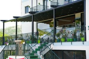 Balkón nebo terasa v ubytování Vila Sofia Gllava - Resort