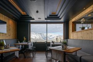 Výhľad na hory alebo výhľad na hory priamo z apartmánového hotela
