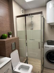 Bathroom sa Apartment in Ulpiana,Prishtina