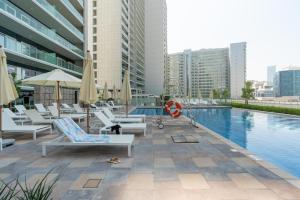La alberca dentro o cerca de Sparking 2 BR at Vera Residences