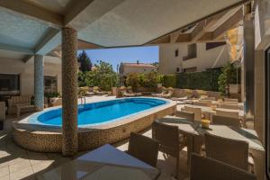 Bassein majutusasutuses Apartments Del Mar või selle lähedal