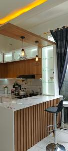 Η κουζίνα ή μικρή κουζίνα στο Teras Senja Sikunir Homestay