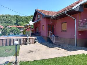 Budova, kde se bed and breakfast nachází